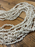 Mongo Shell Long Lei- White